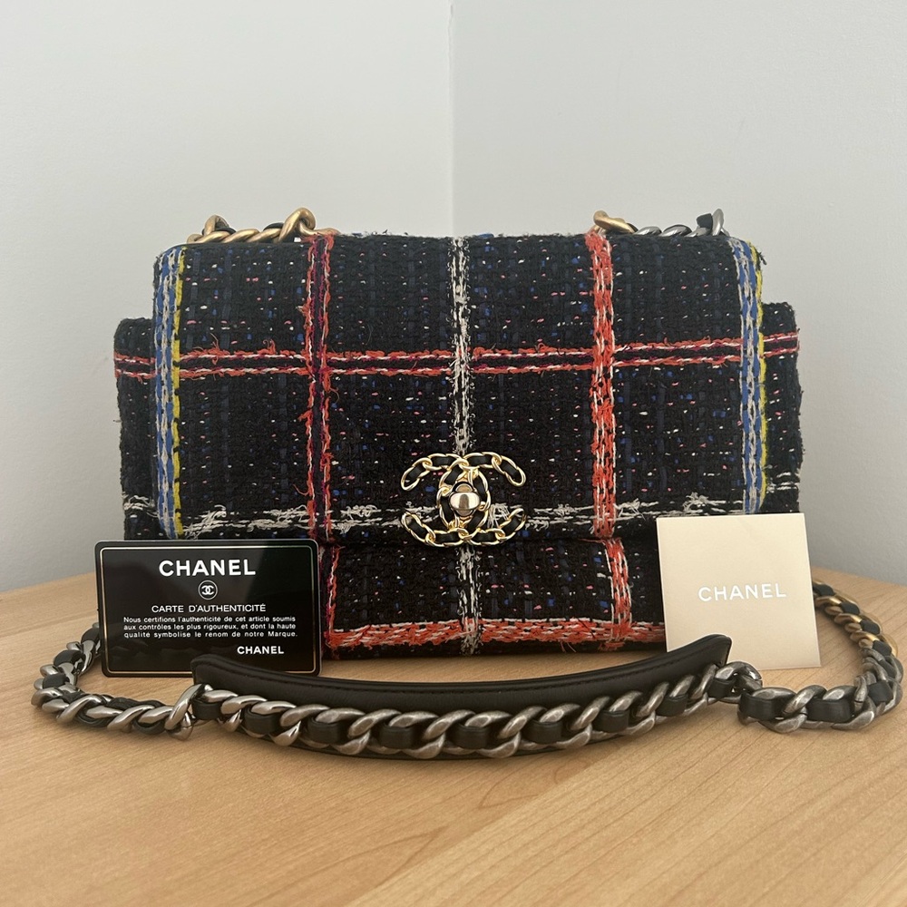 Tweed Chanel 19 Small Bag